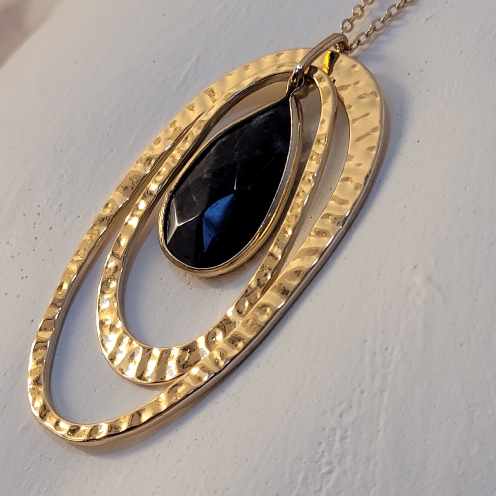 Versona Blue Marbled Teardrop Framed By Hammered Look Gold-tone Ovals Necklace - Picture 7 of 14